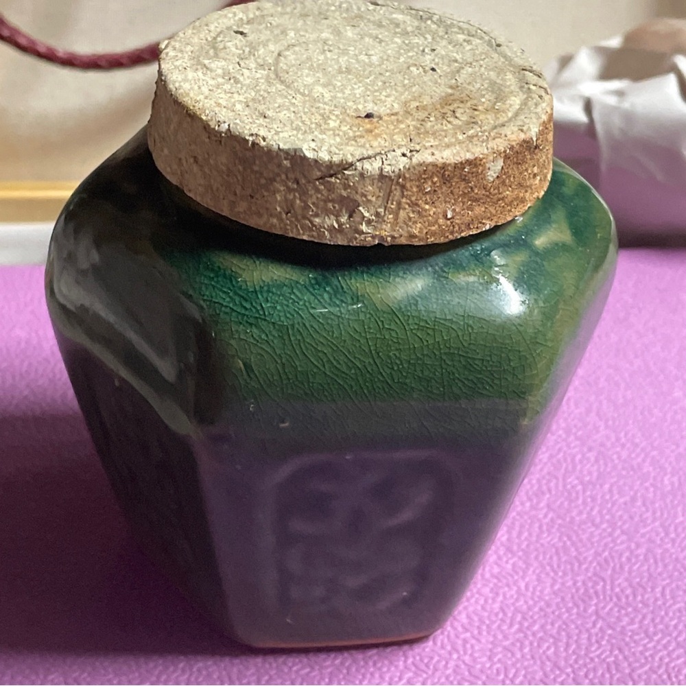 Chinese Shiwan Stoneware Pottery Green Glaze Pot, Floral Hexagon Panels